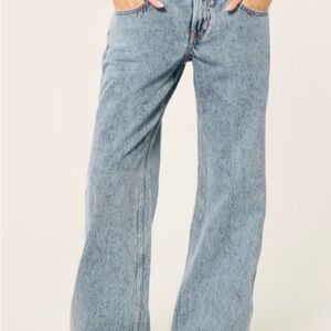 Hollister Low-Rise Baggy Jeans in Denim Blue